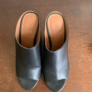 Black leather mule